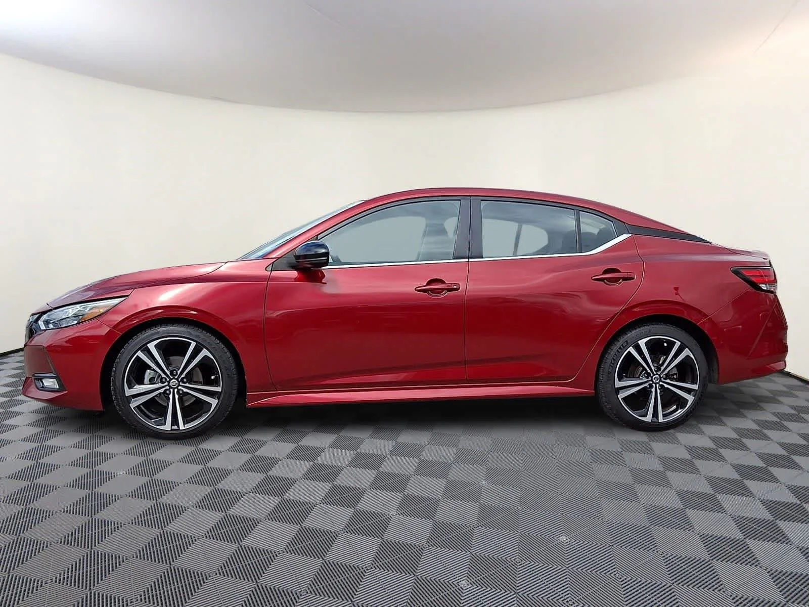 Used 2022 Scarlet Ember Tintcoat Nissan SR image 8