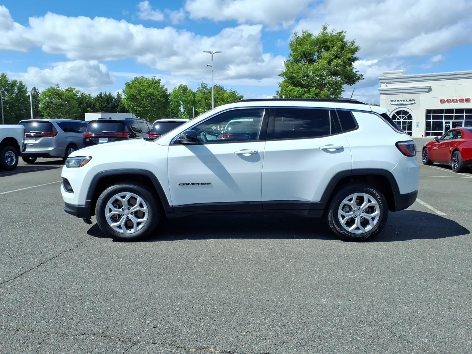 Used 2024 Bright White Clearcoat Jeep Latitude image 3