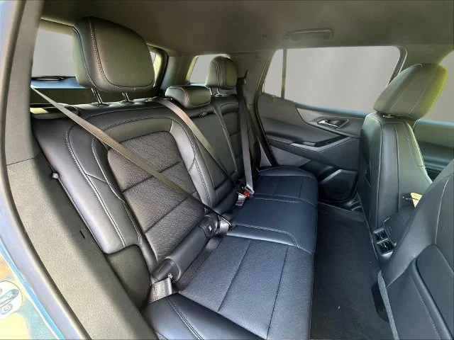 2027 Chevrolet Equinox LT - Photo 10