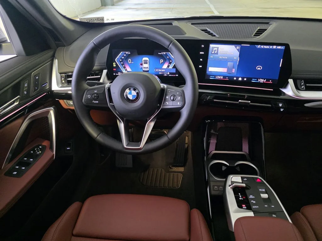 Used 2026 White BMW xDrive28i image 9