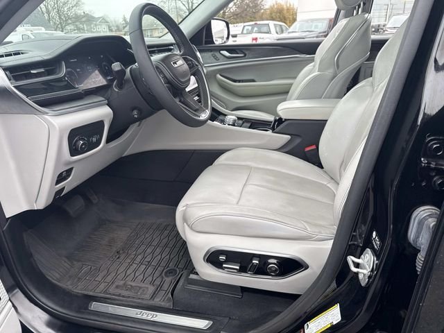 Used 2023 Diamond Black Jeep Overland image 21