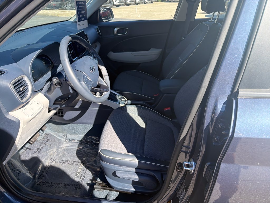 Used 2025 White Hyundai Limited image 13