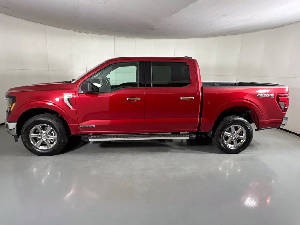 Used 2025 Red Ford XLT image 5