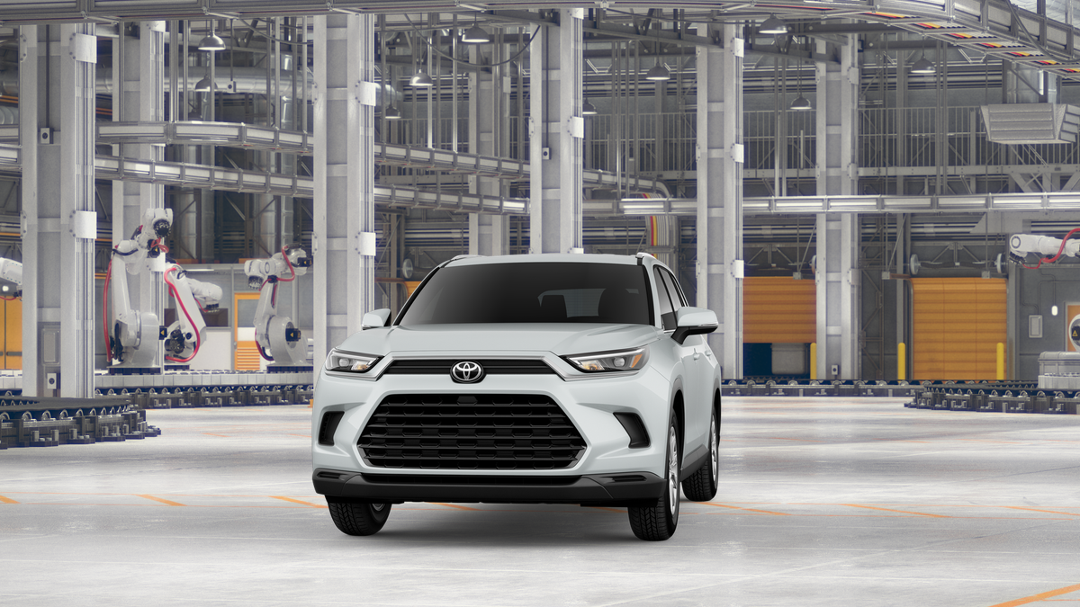 New 2026 Wind Chill Pearl Toyota Hybrid XLE image 18