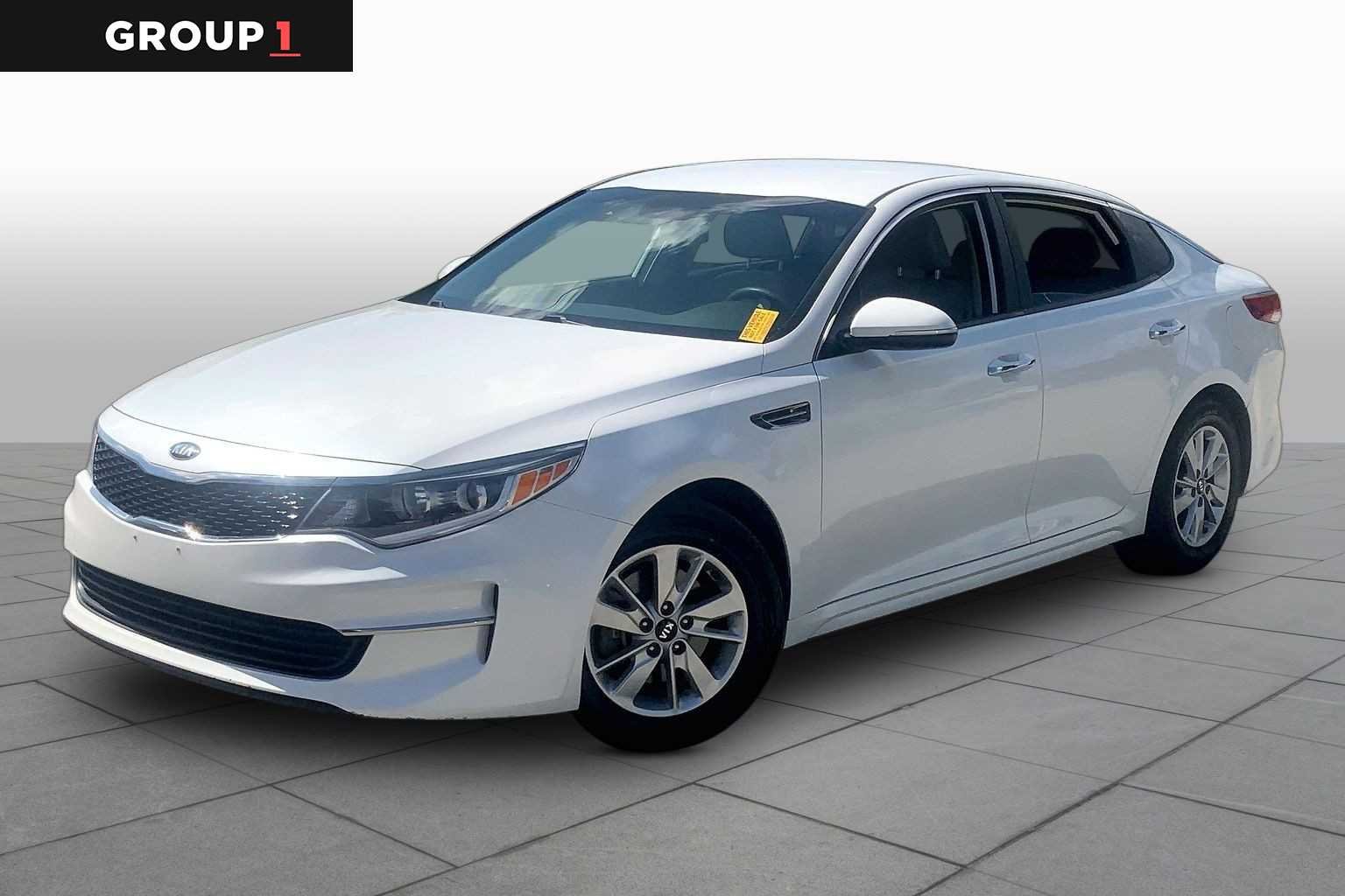 2017 Kia Optima LX AT's photo