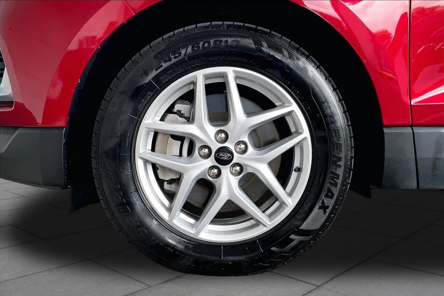 Used 2024 Rapid Red Metallic Tinted Clearcoat Ford SEL image 11
