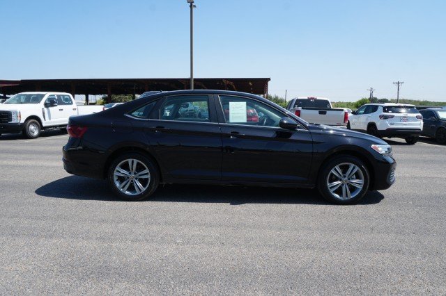 Used 2024  Volkswagen SE image 4