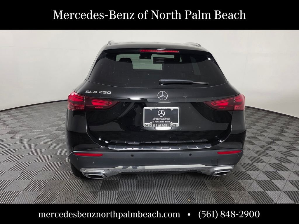 New 2026 Night Black Mercedes-Benz GLA 250 image 5