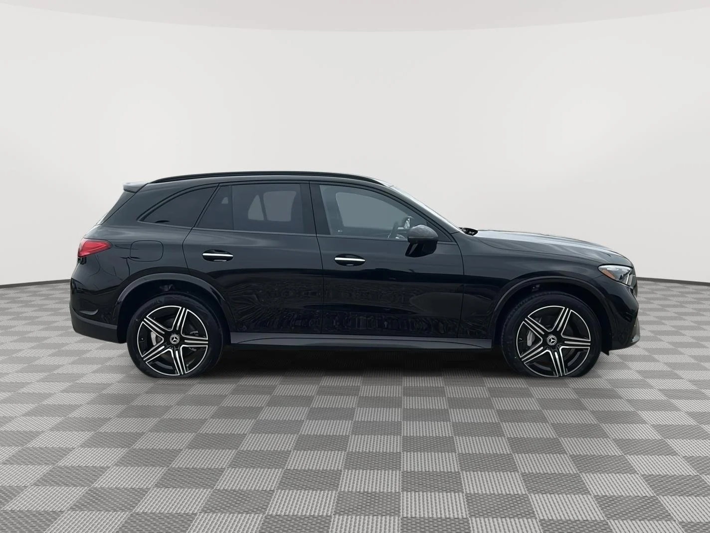New 2026 Black Mercedes-Benz GLC 300 image 2