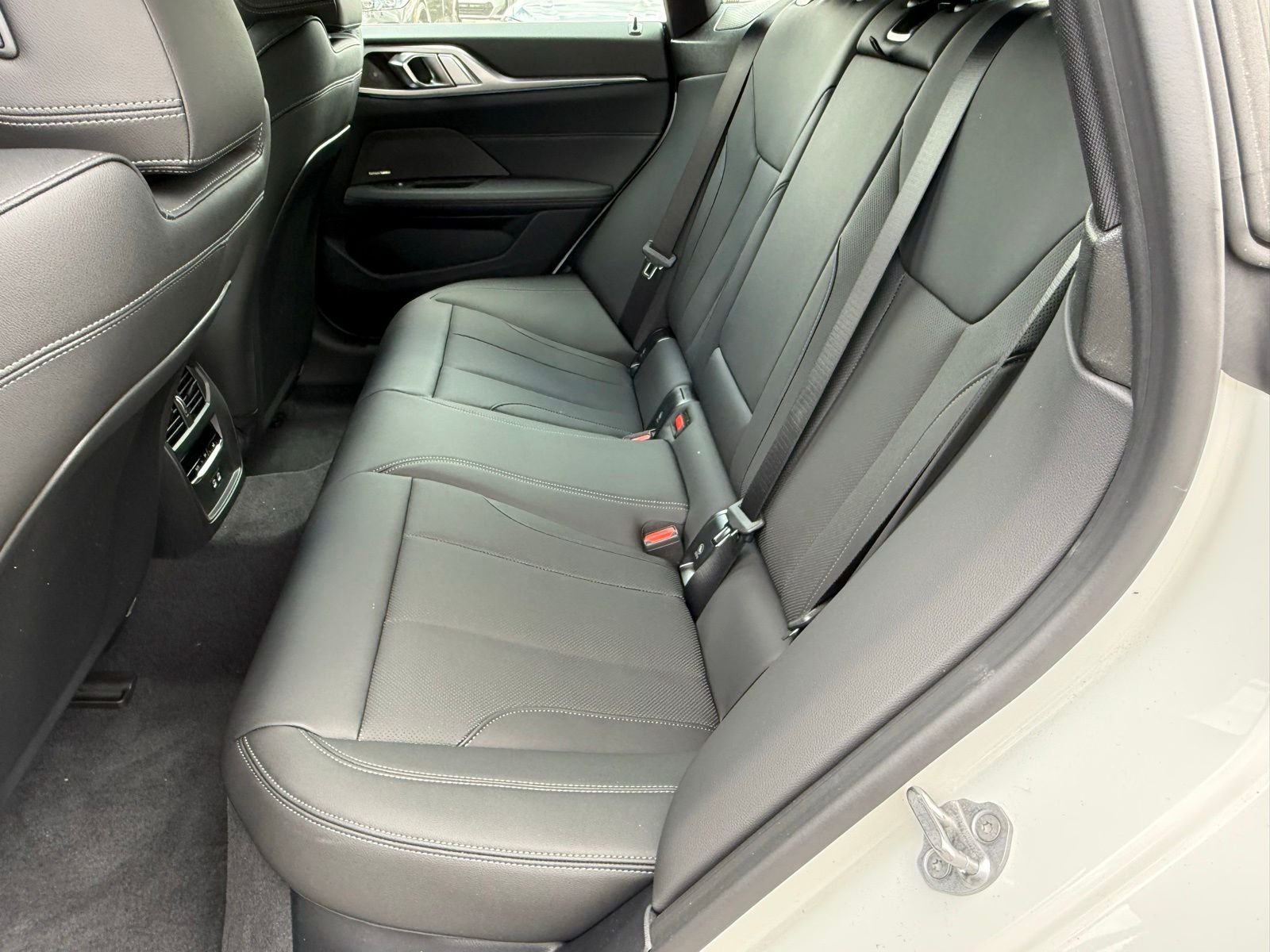 2026 BMW i4 40 - Photo 31