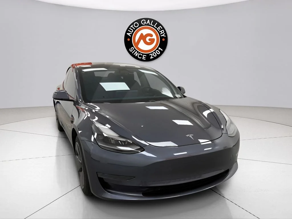 2021 Tesla Model 3 Standard Range Plus's photo