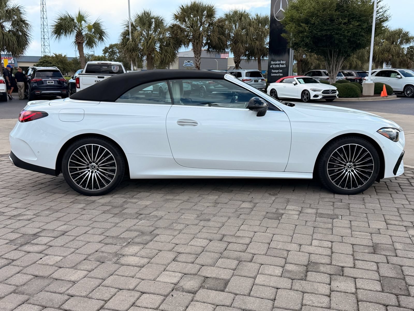 New 2027 White Mercedes-Benz CLE 300 image 26