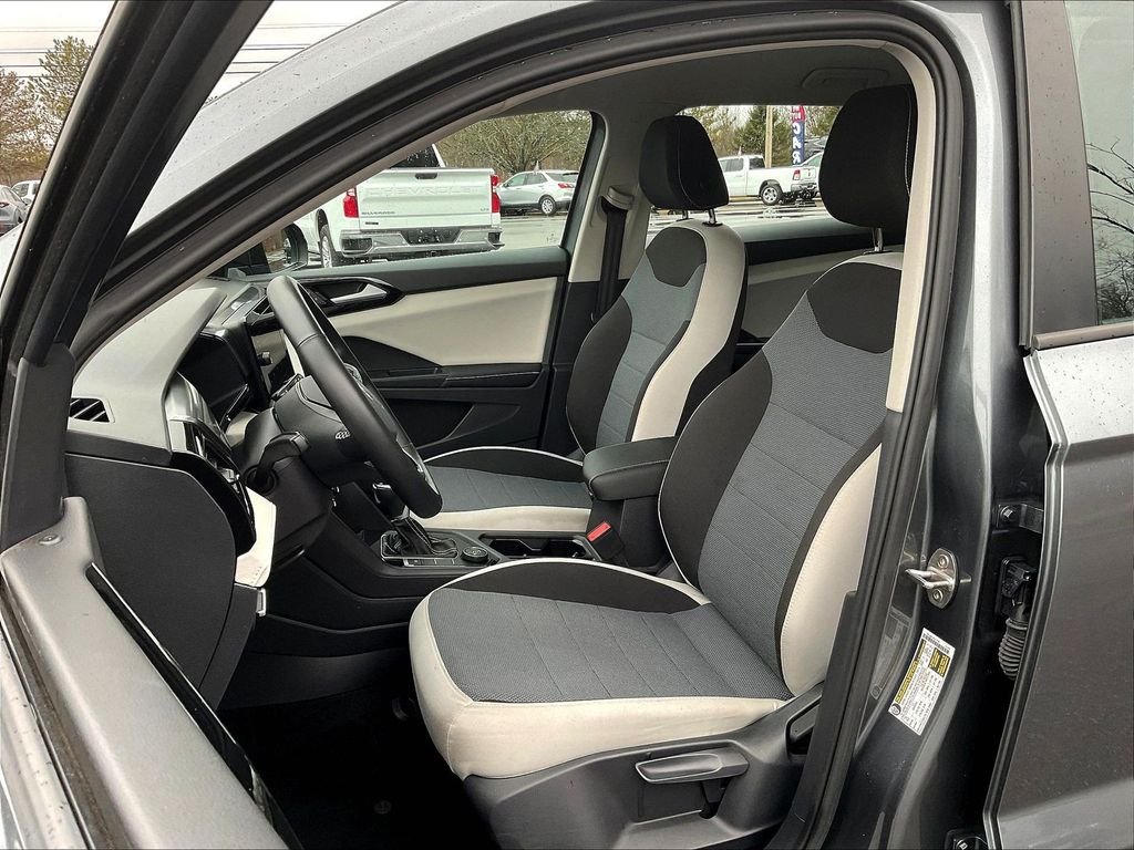 Used 2025 Gray Volkswagen 1.5T S image 10
