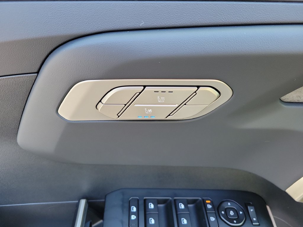 New 2027 Glacial White Pearl Kia EX image 23