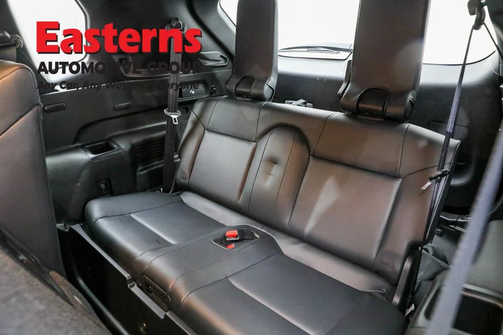 Used 2023 Red Mitsubishi SE image 25