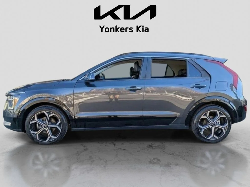 Used 2024 Gray Kia SX Touring image 10