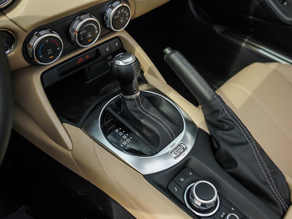 New 2025 Snowflake White Pearl Mazda Grand Touring image 23
