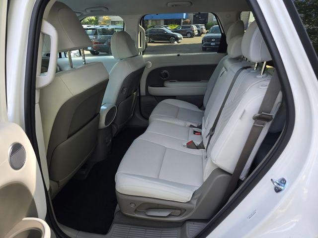 New 2026 White Pearl Hyundai SEL AWD image 15