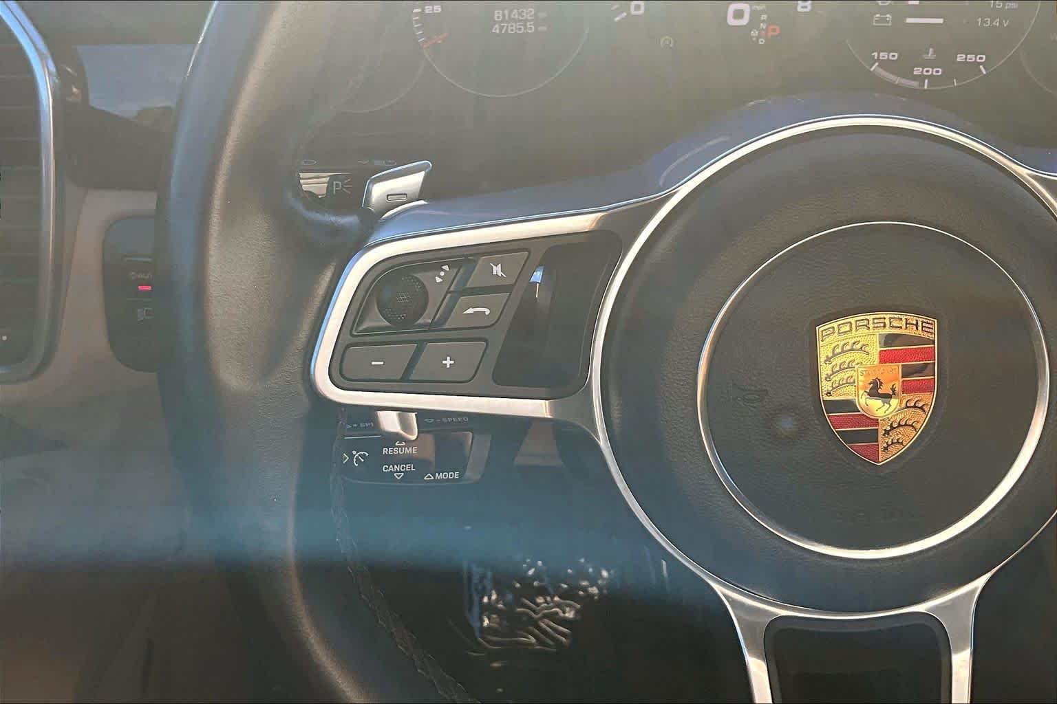 Used 2019  Porsche  image 22