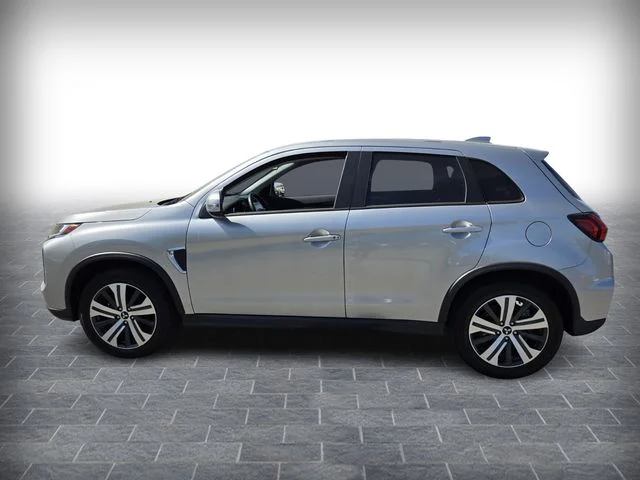 Used 2025 Silver Mitsubishi 2.0 SE image 4