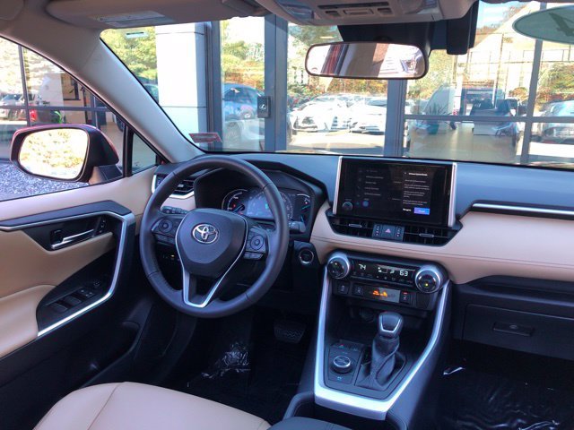 Used 2024 Pearl Toyota XLE Premium image 14