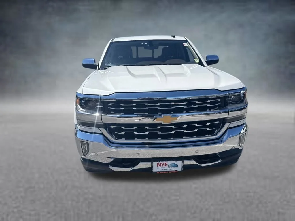 Used 2018 IRIDESCENT PEARL TRICOAT Chevrolet LTZ image 9