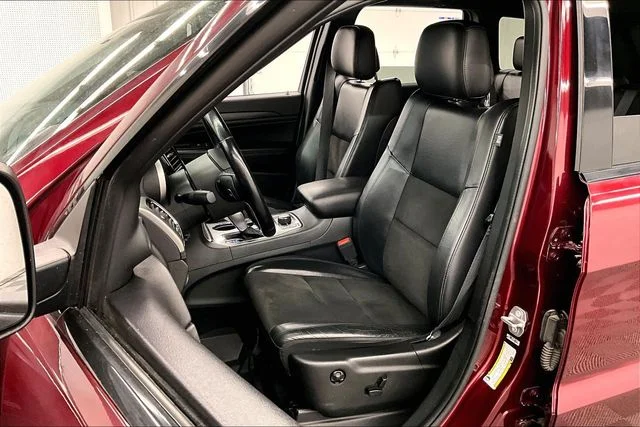 Used 2020 Velvet Red Pearlcoat Jeep Altitude image 24