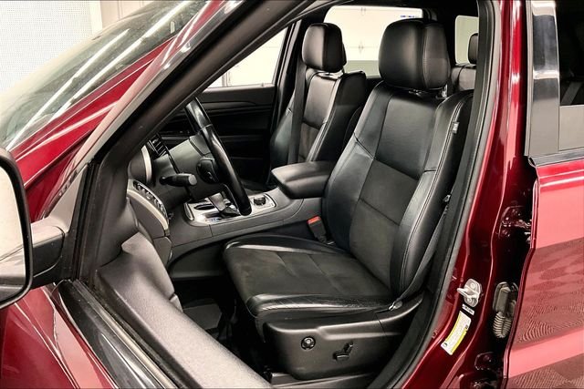 Used 2020 Velvet Red Pearlcoat Jeep Altitude image 24