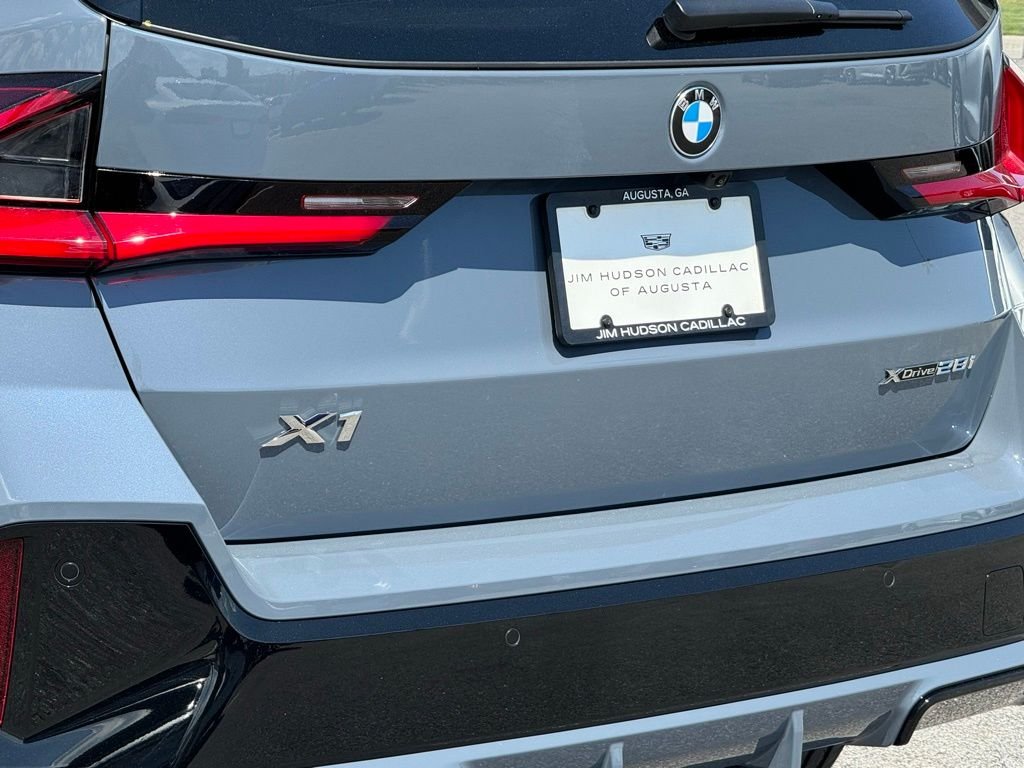 Used 2025  BMW xDrive28i image 9