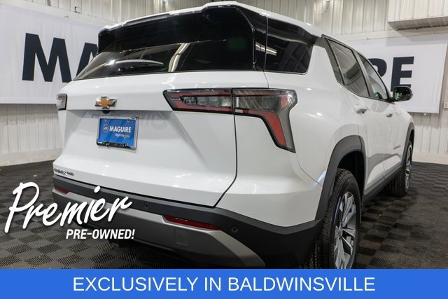 Used 2026 Summit White Chevrolet LT image 5