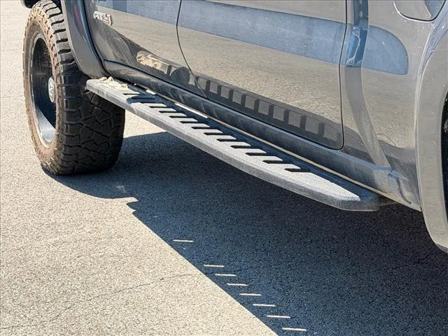 Used 2021 Dark Sky Metallic GMC AT4 image 15