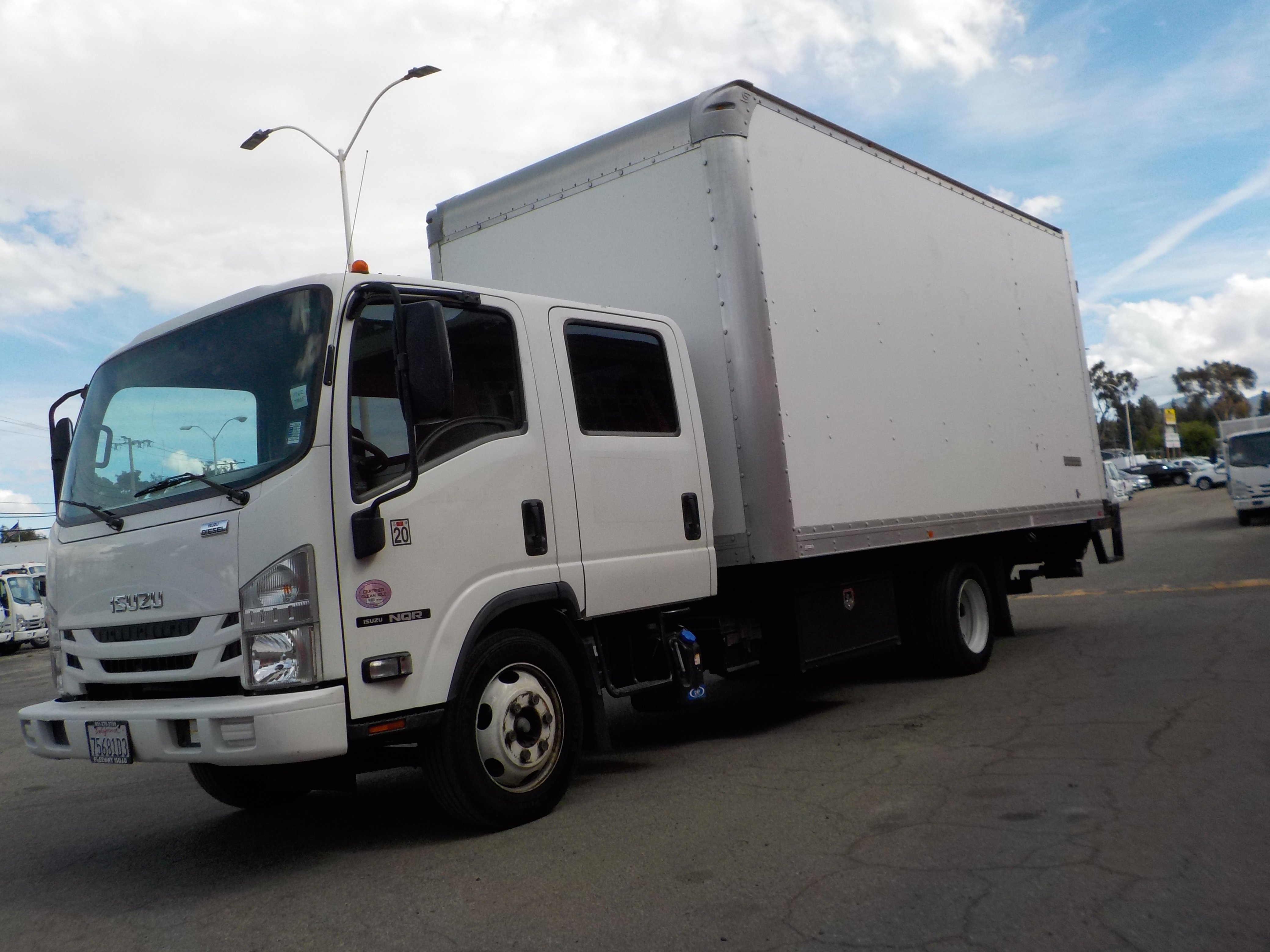 Used 2018 White ISUZU  image 16