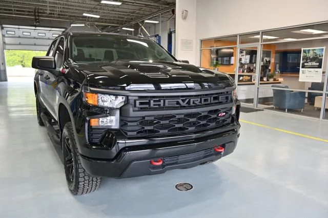 Used 2022 Black Chevrolet Custom Trail Boss image 3