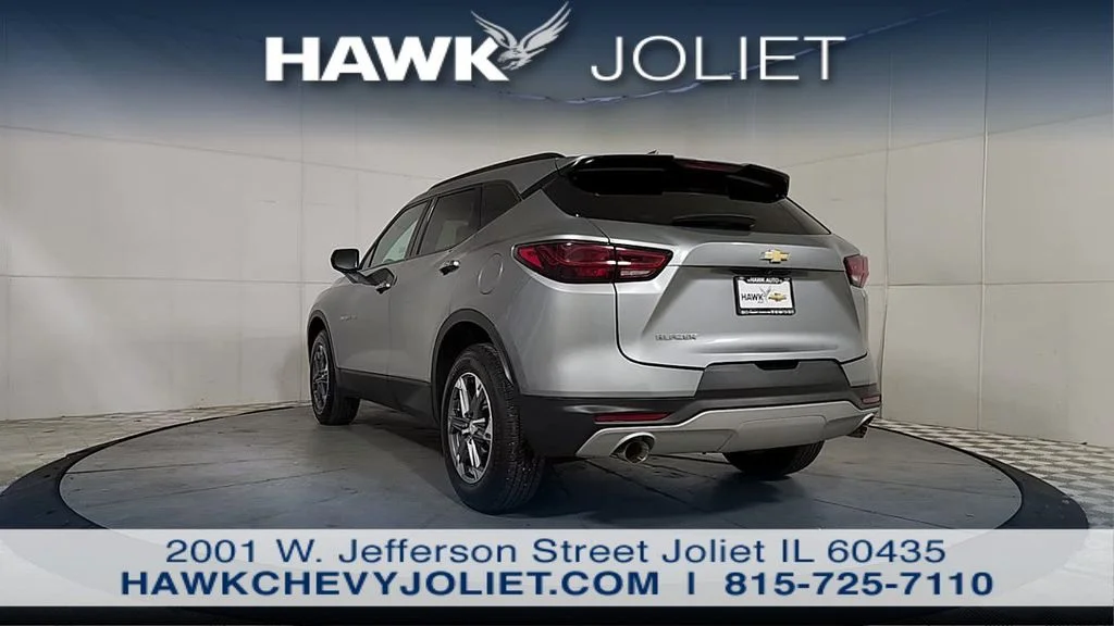 Used 2023 Gray Chevrolet LT image 6