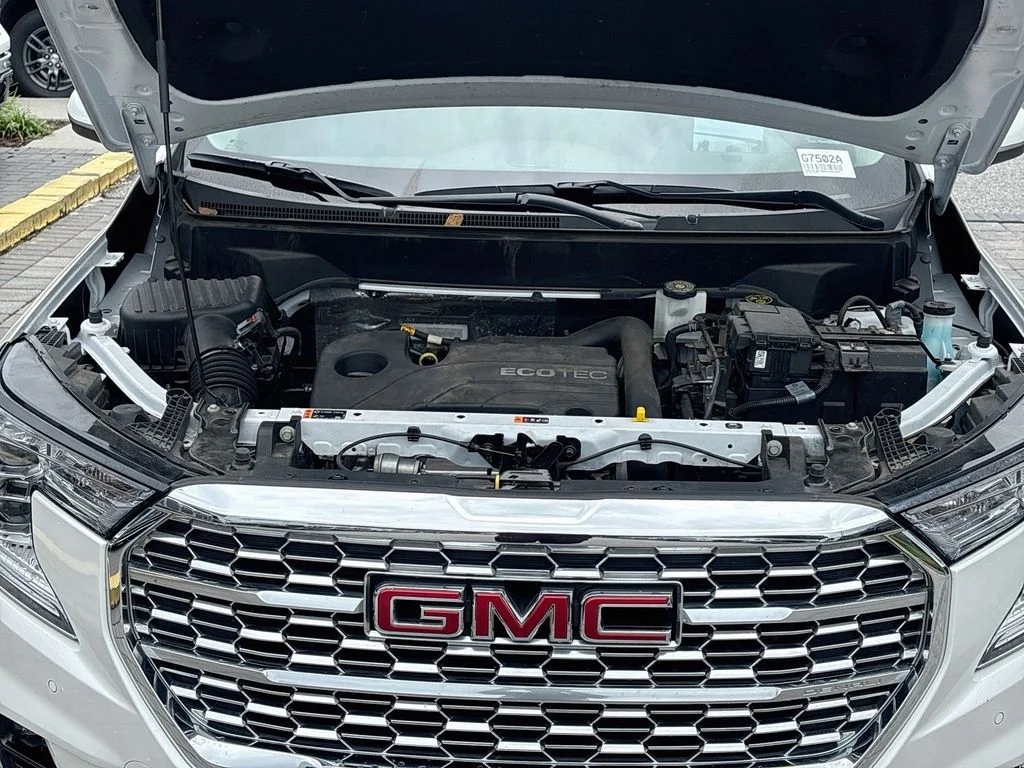 Used 2022 White GMC Denali image 33