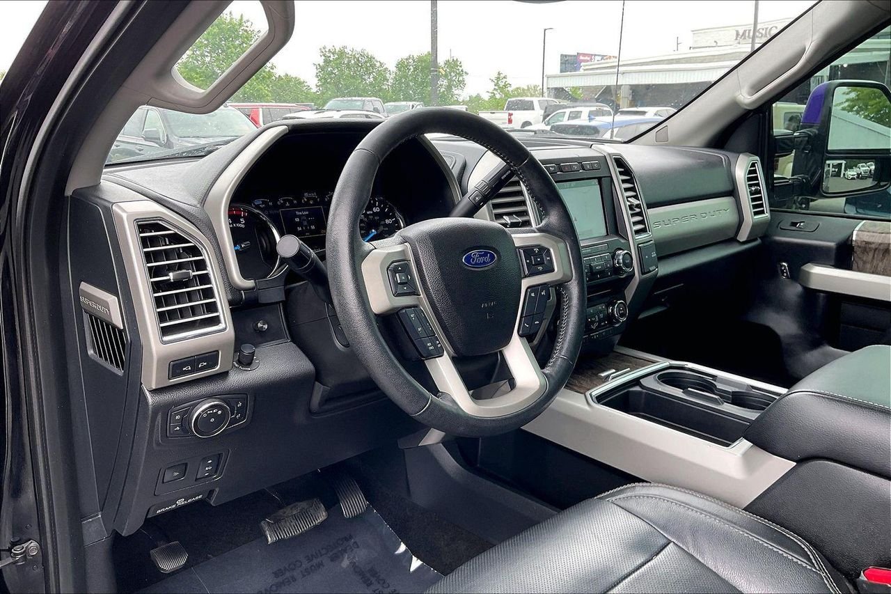 Used 2017 SHADOW BLACK Ford LARIAT image 15