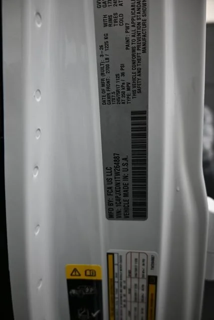 New 2026 Bright White Clear-Coat Exterior Paint Jeep 85th Anniversary Edition image 17