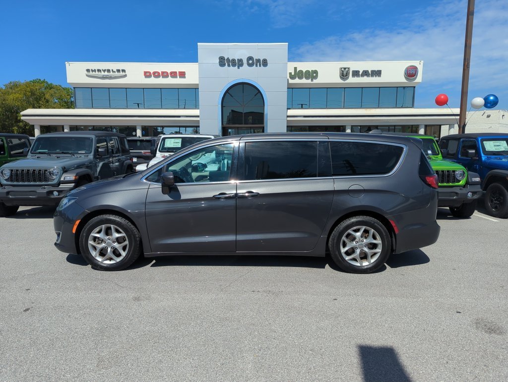 Used 2019 Gray Chrysler Touring Plus image 3