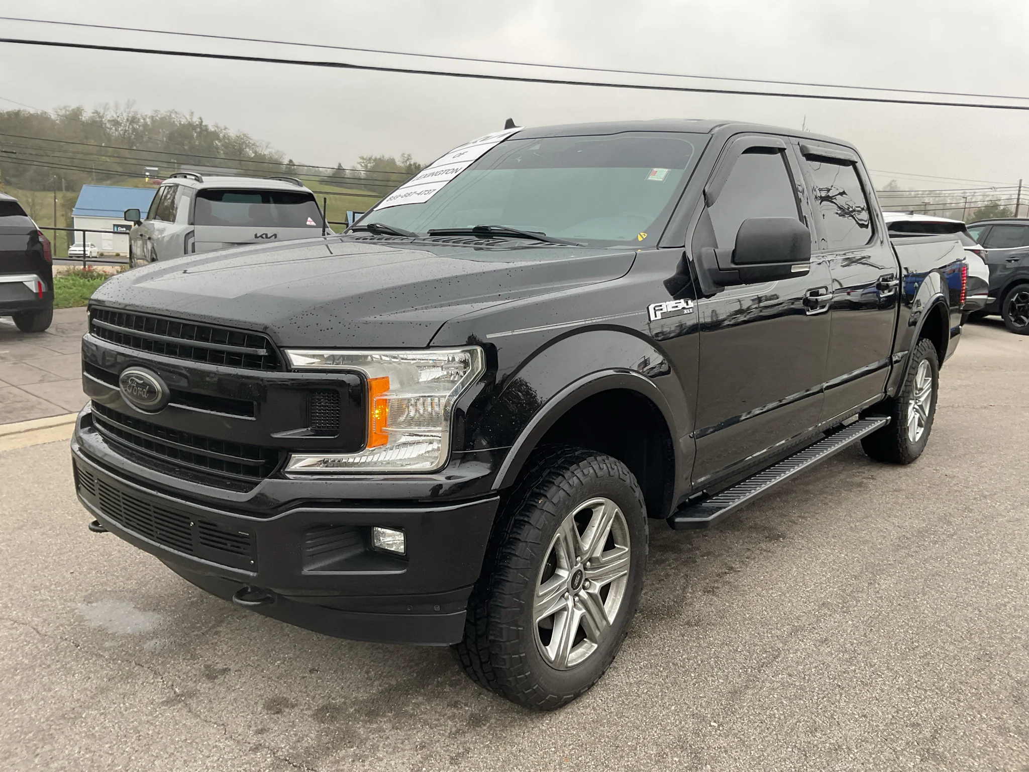 Used 2019 Agate Black Metallic Ford XLT image 4