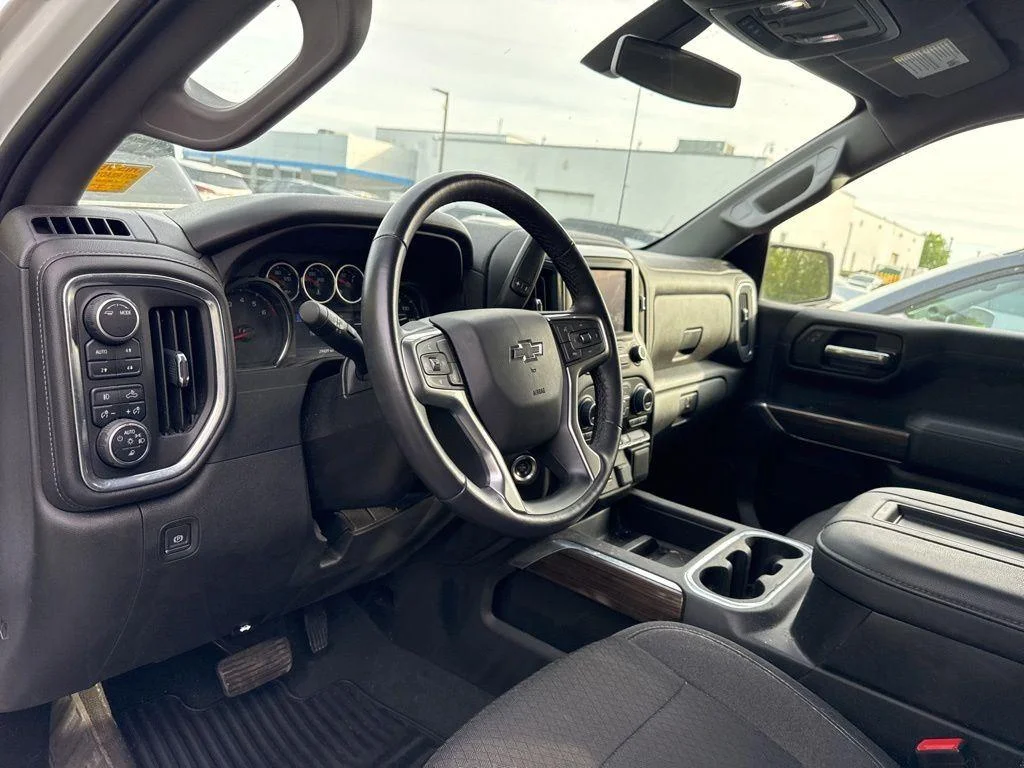 Used 2022 Summit White Chevrolet RST image 7