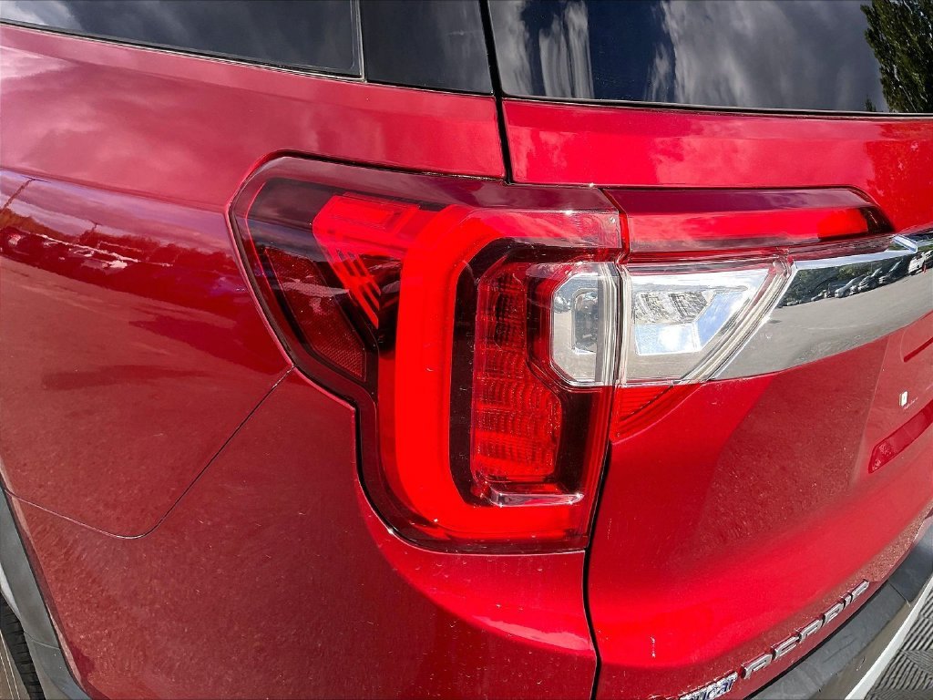 Used 2022 Cayenne Red Tintcoat GMC SLT image 31