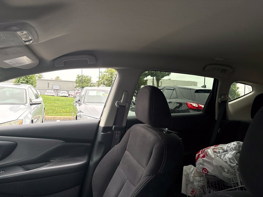 Used 2022 Black Nissan S image 17