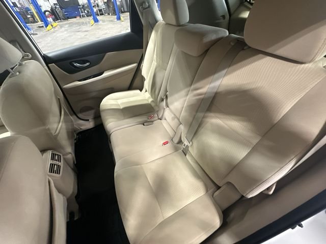 Used 2015 Glacier White Nissan S image 30