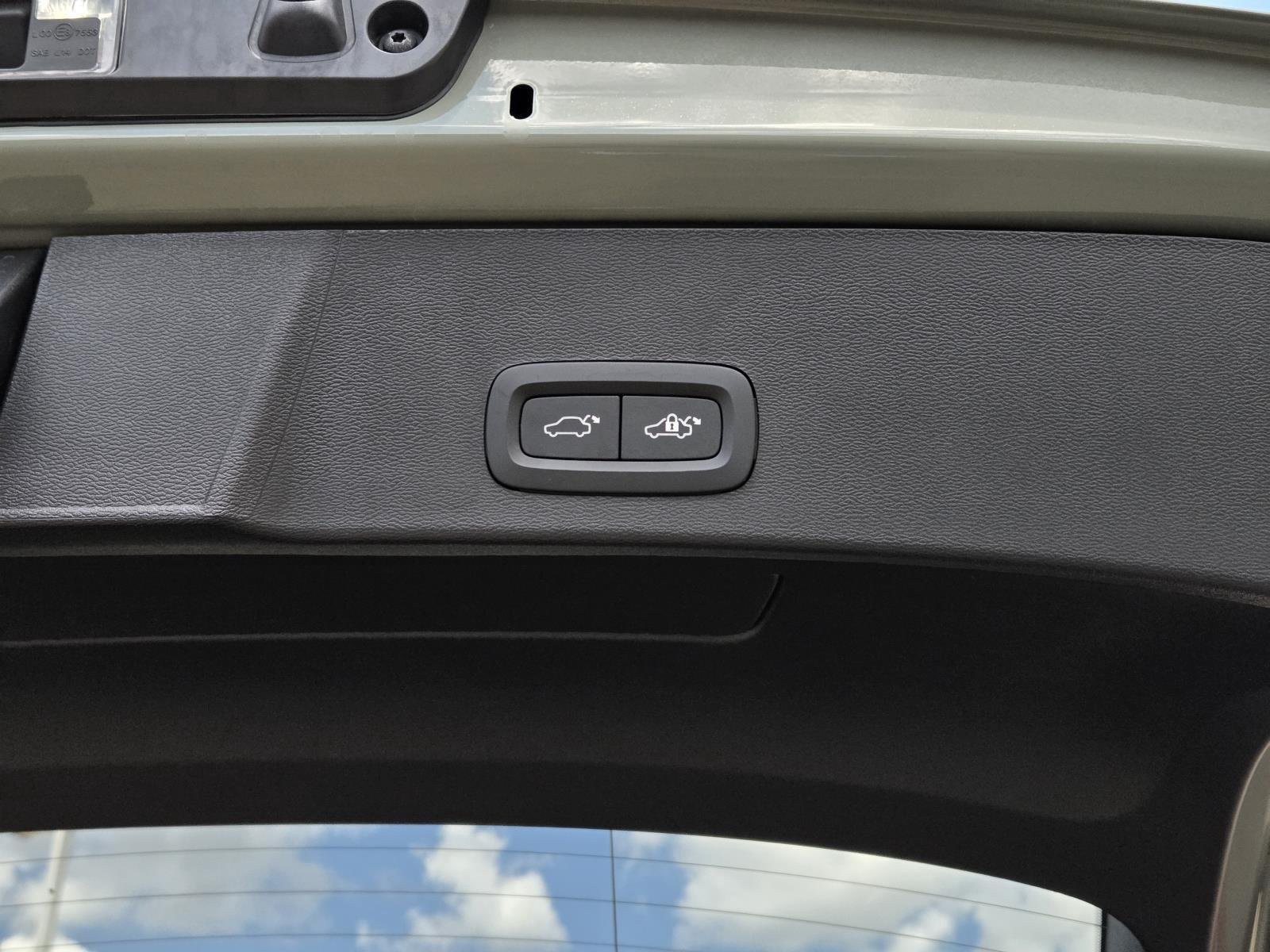 Used 2023 Sage Green Metallic Volvo Plus Bright Theme image 12