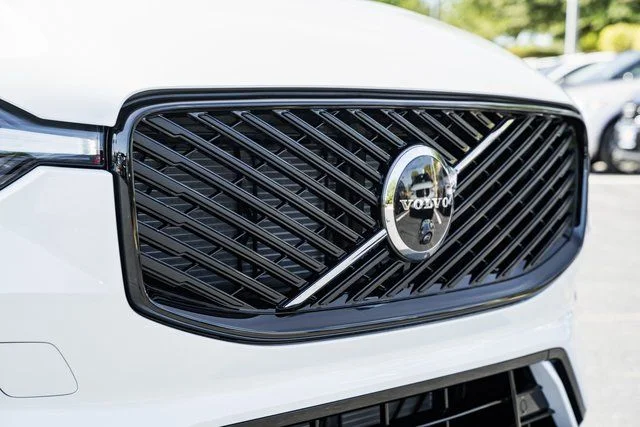 New 2026 Crystal White Volvo Plus image 11