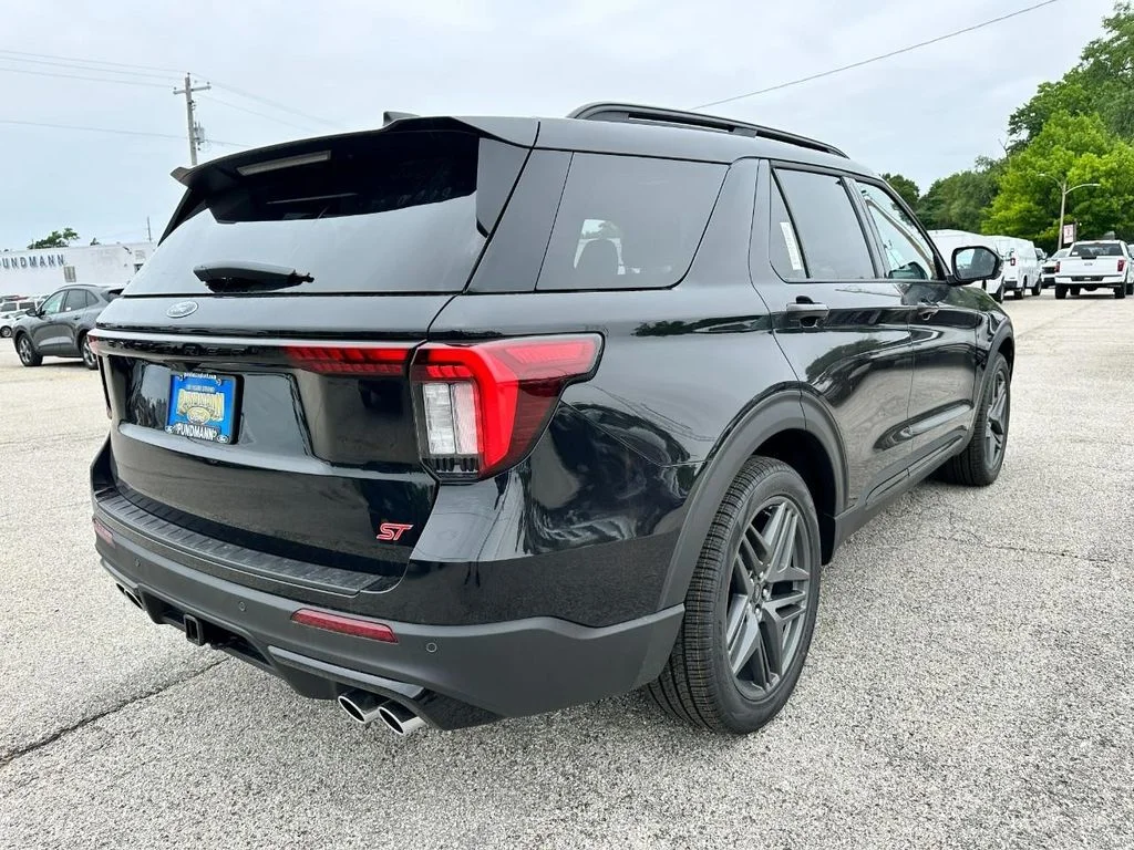 New 2026 Agate Black Metallic Ford ST image 3