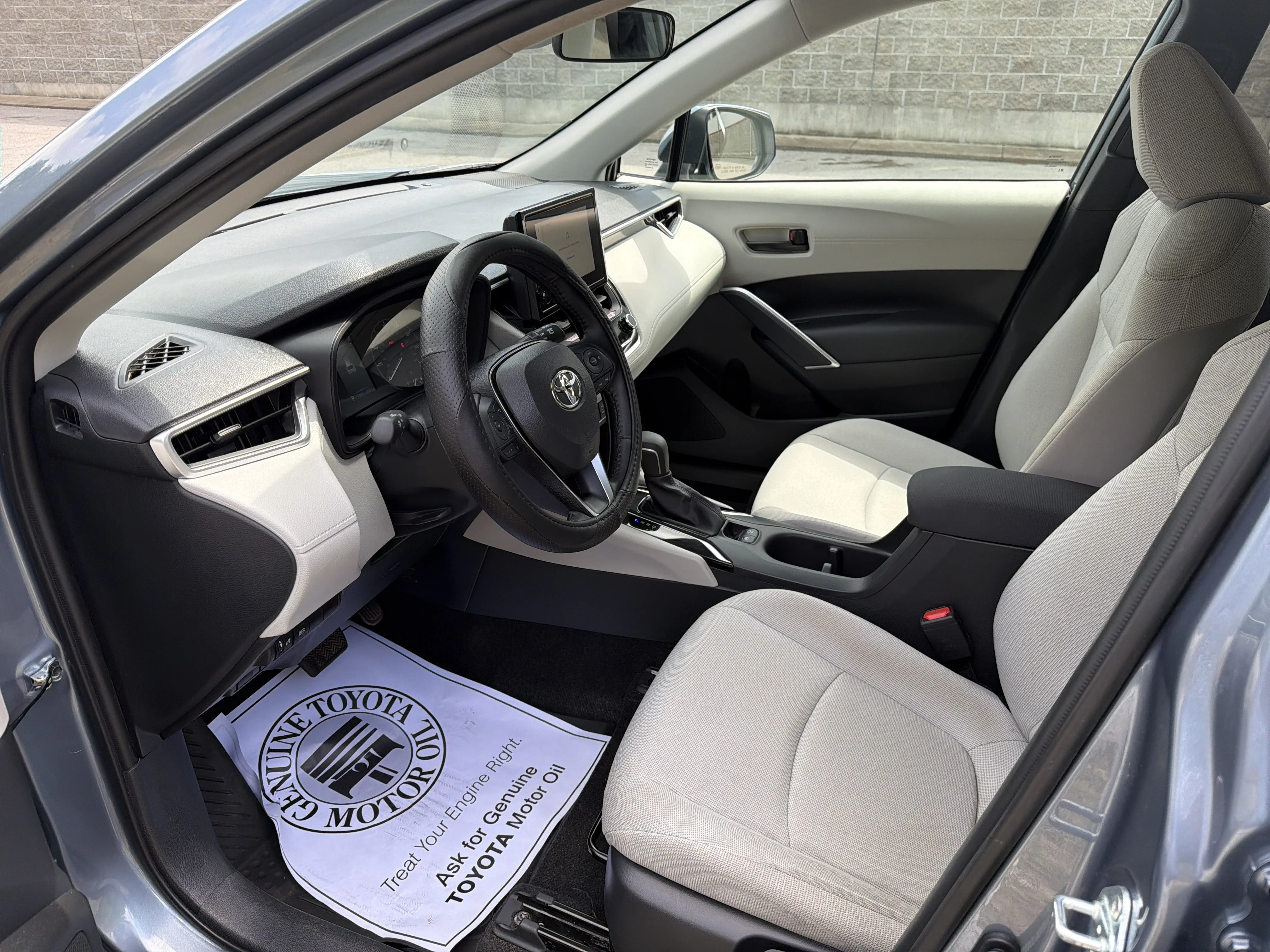 Used 2023 Celestite Toyota LE image 9