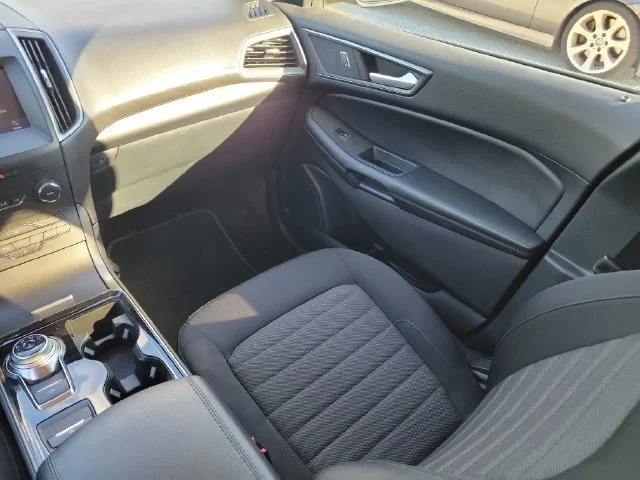 2020 Ford Edge SE - Photo 11