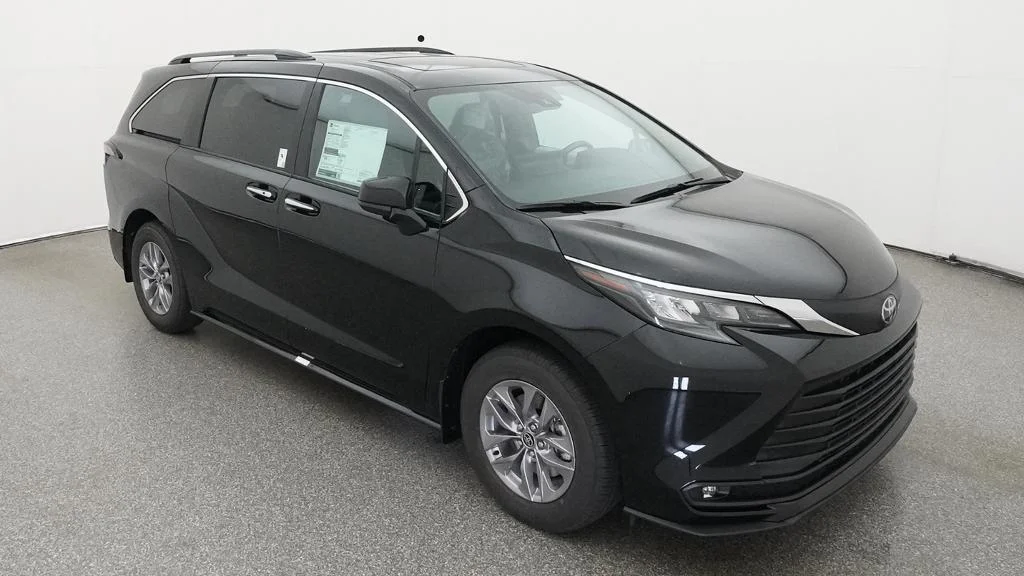 New 2026 Midnight Black Metallic Toyota XLE image 10