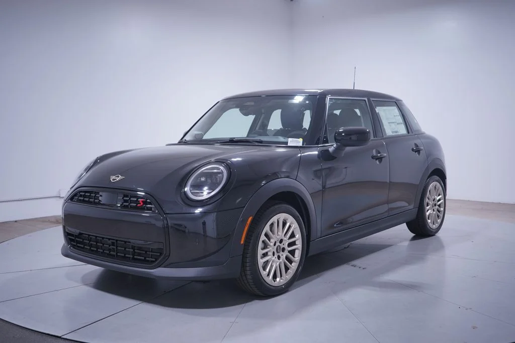 2026 MINI Hardtop Cooper S Signature's photo